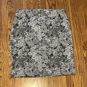 Roz & Ali Black and White Paisley Pencil Skirt
